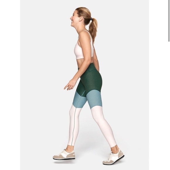 ❌SOLD❌ Outdoor Voices 7/8 Springs Leggings - Picture 2 of 8